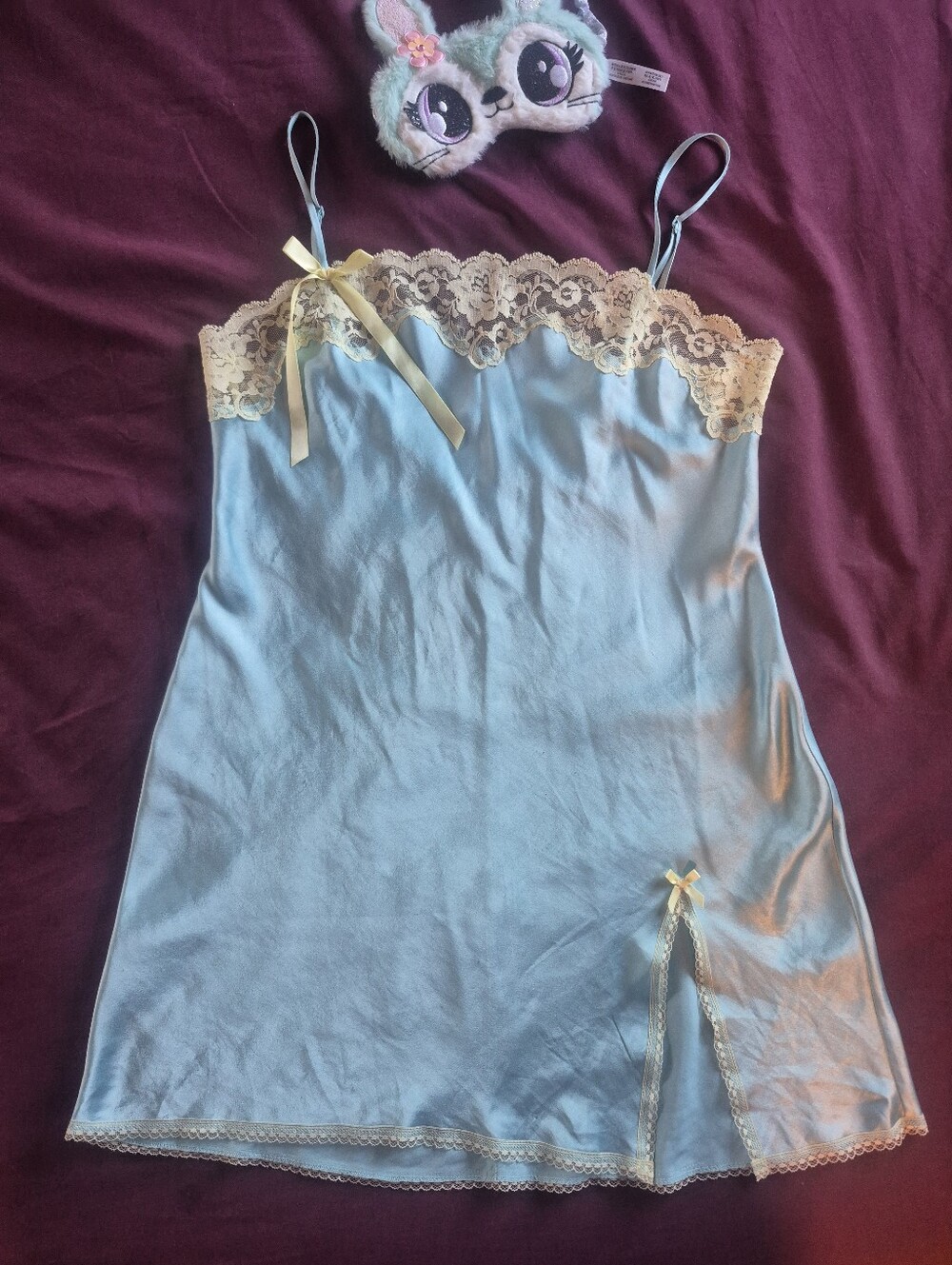 Victtoria's Secret Nightie & Cute sleep Mask - Picture 3 of 7